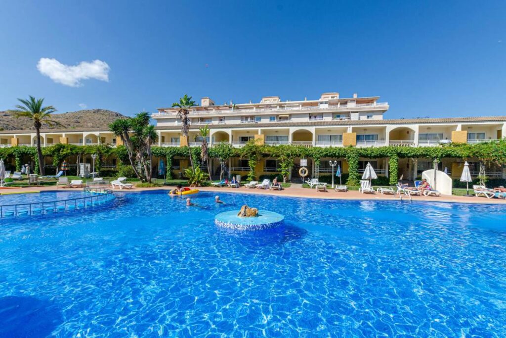 Mariner Club Apartments
