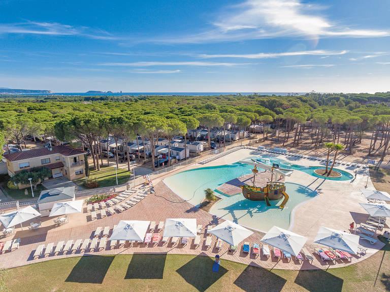 Cypsela Resort