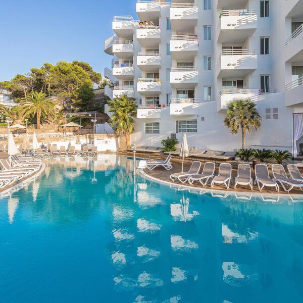 FERGUS Cala Blanca Suites