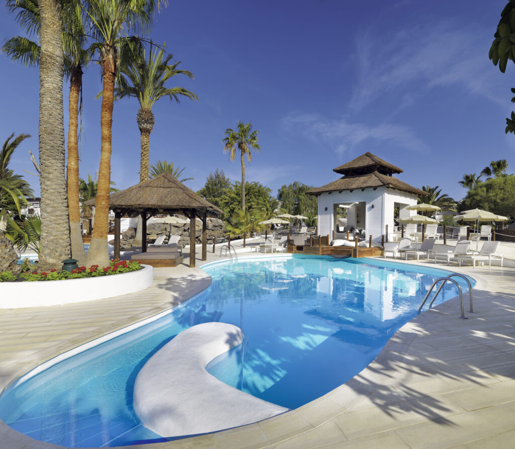 H10 White Suites