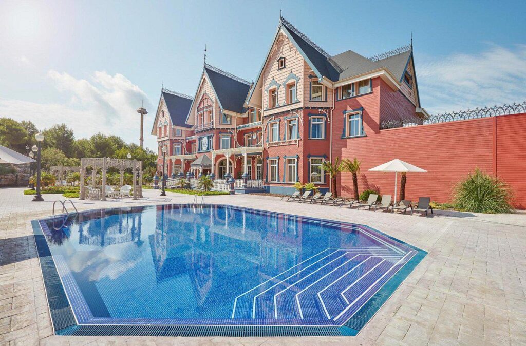 Mansion De Lucy PortAventura