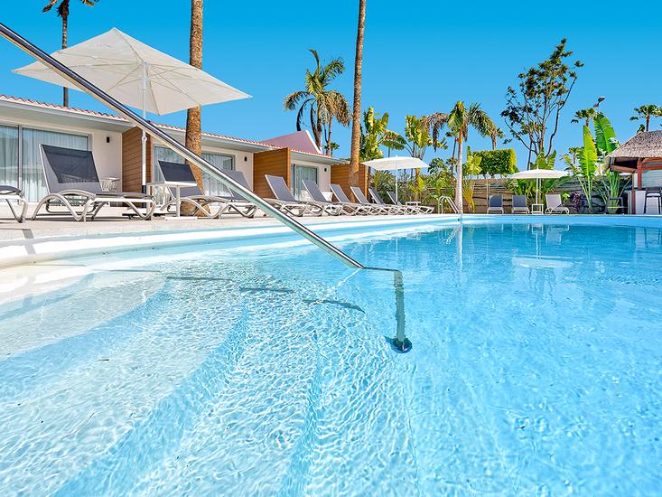 Sanom Beach Resort