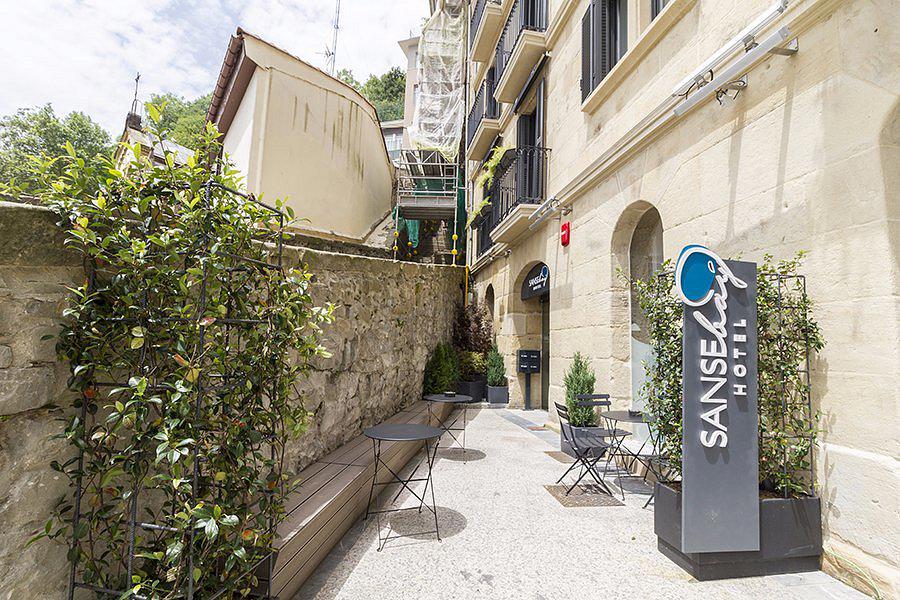Sansebay Hotel